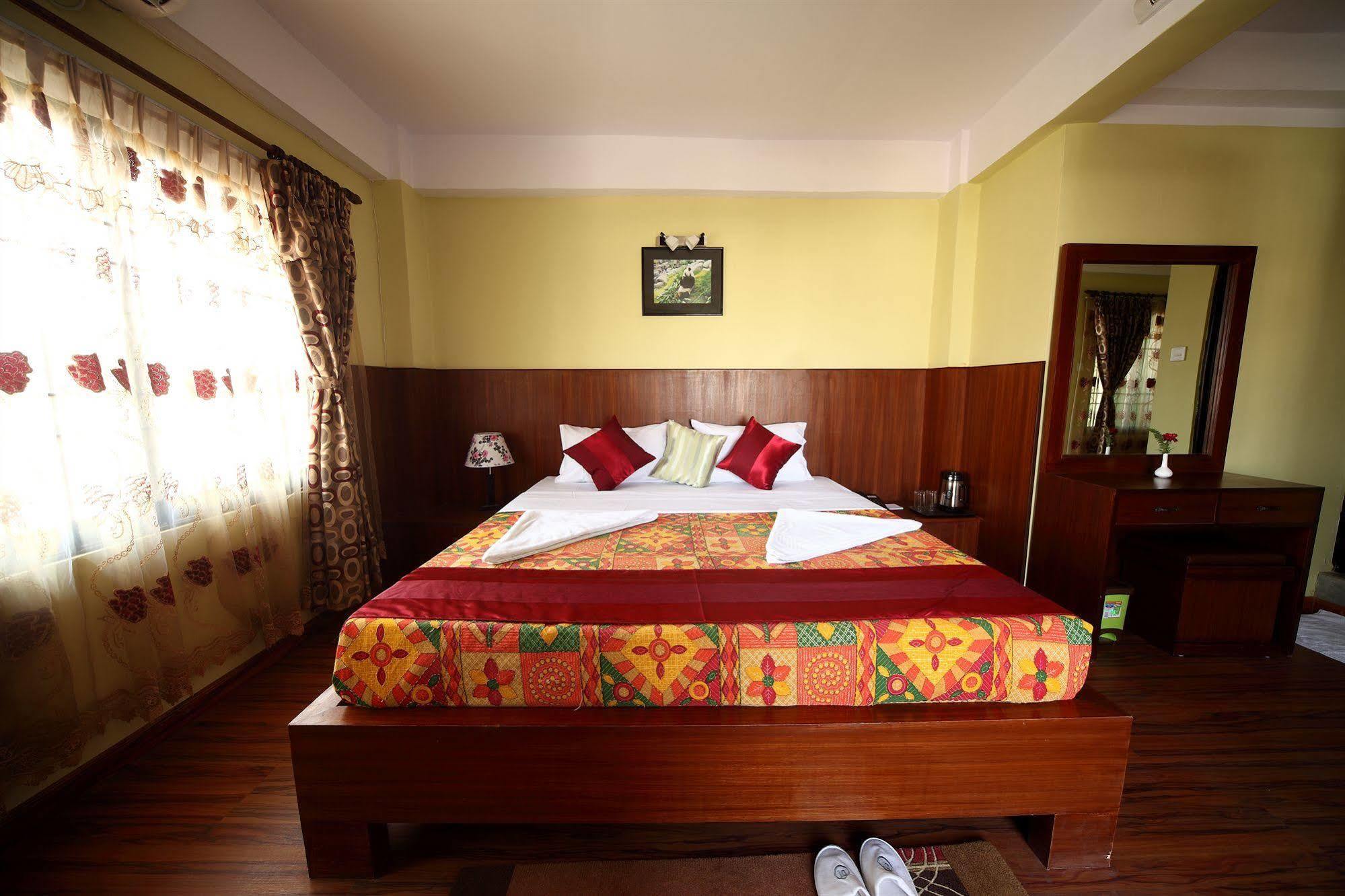 New Hotel Panda Kathmandu Buitenkant foto
