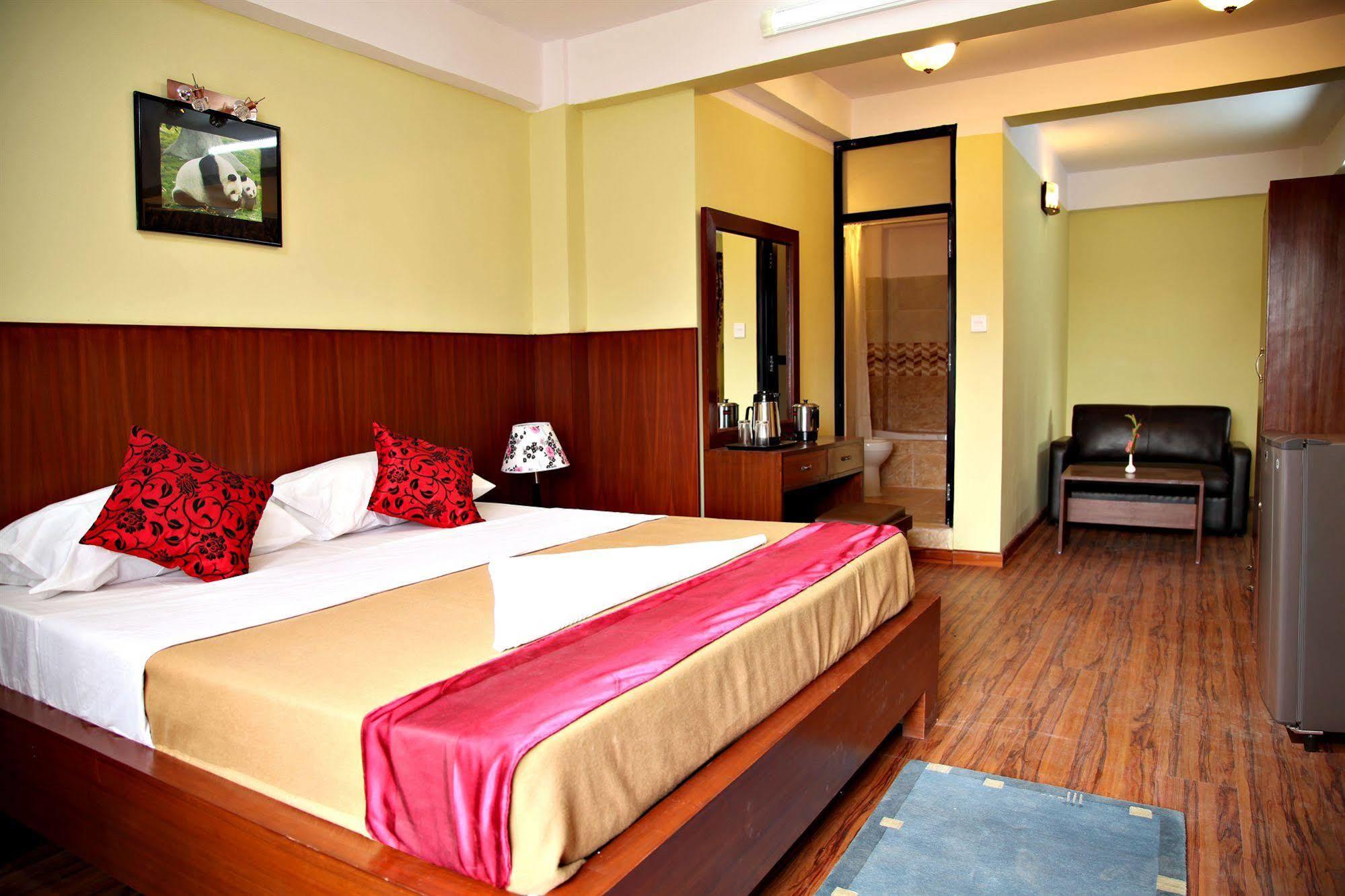 New Hotel Panda Kathmandu Buitenkant foto