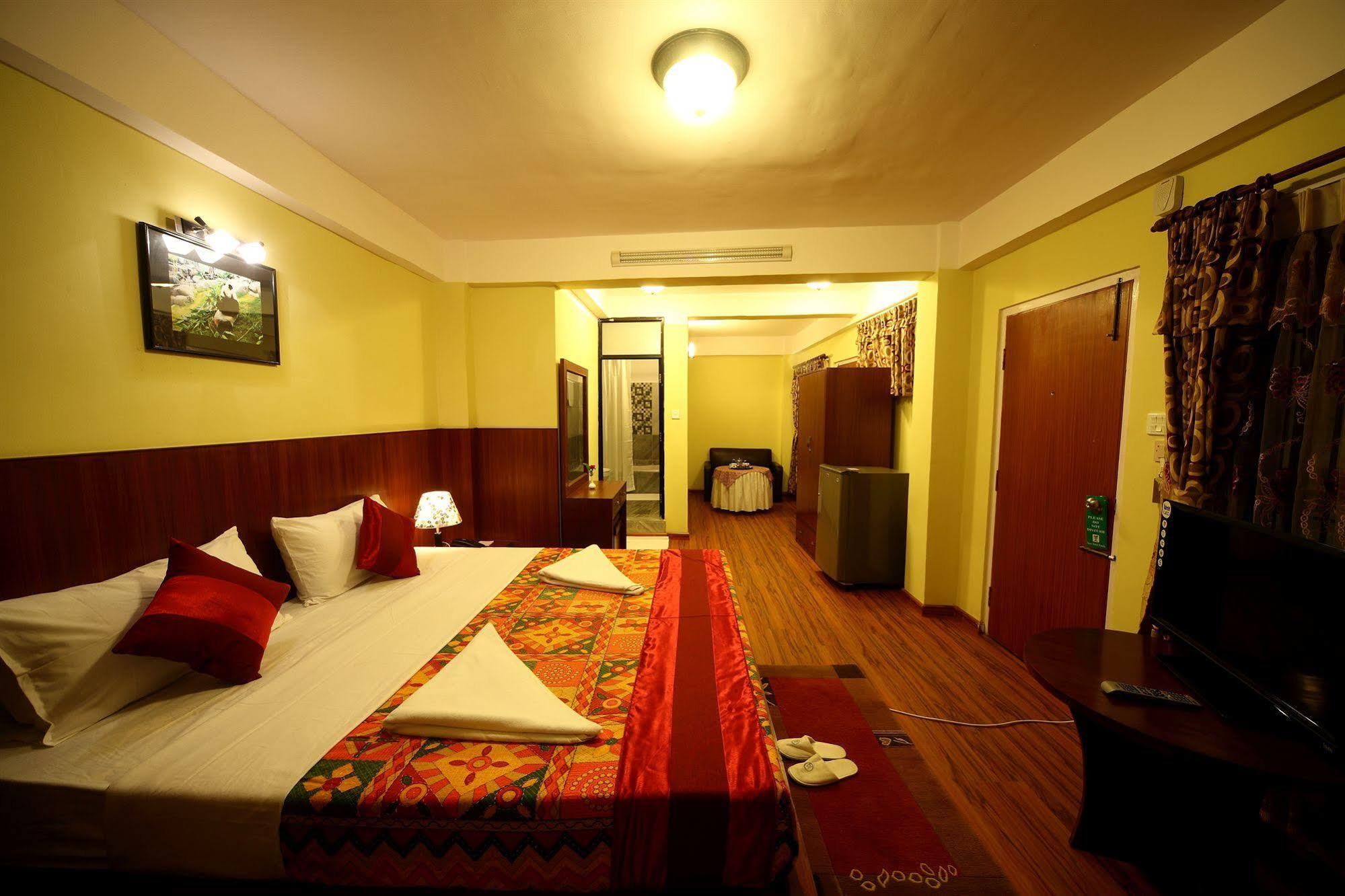 New Hotel Panda Kathmandu Buitenkant foto