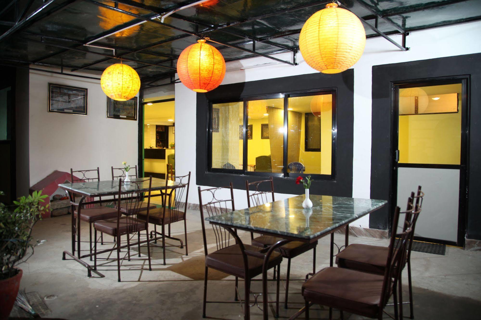 New Hotel Panda Kathmandu Buitenkant foto