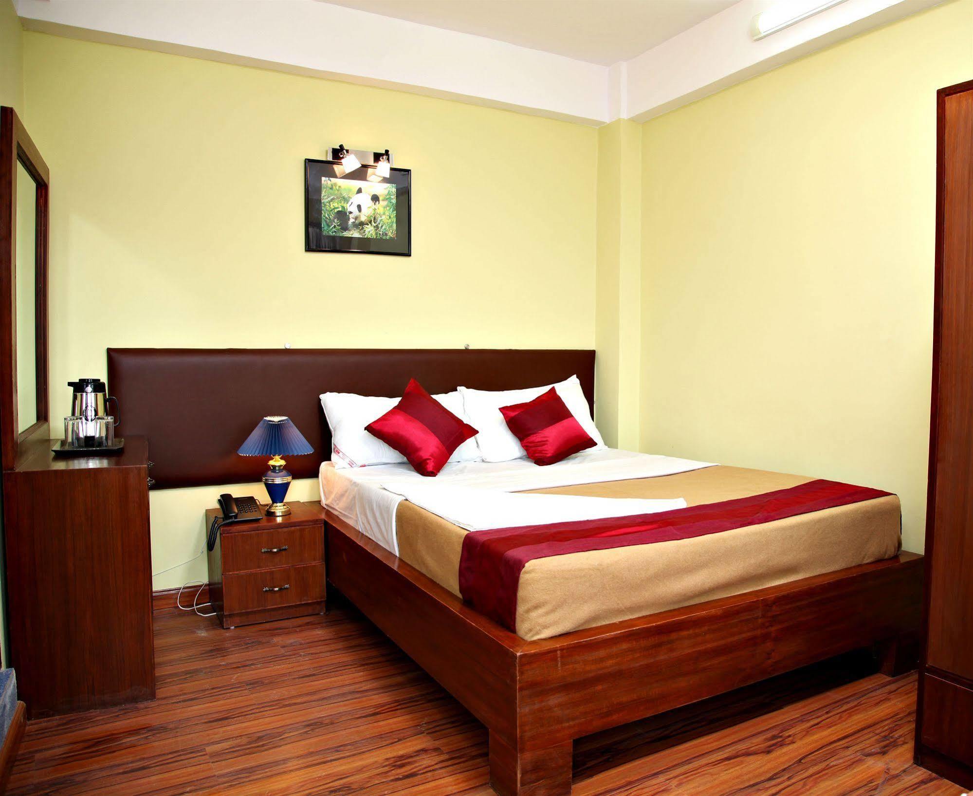 New Hotel Panda Kathmandu Buitenkant foto