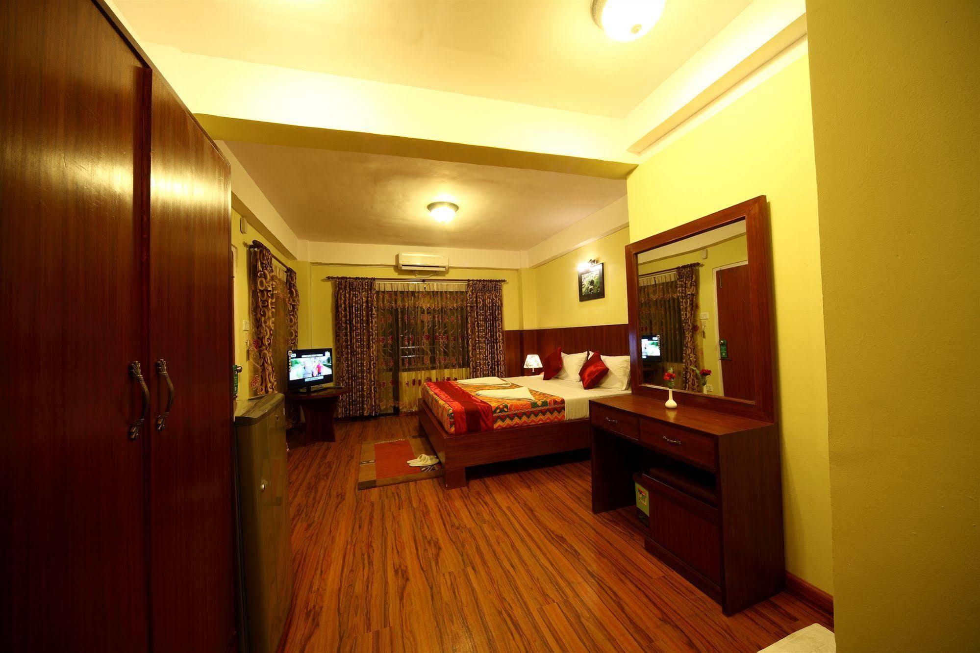 New Hotel Panda Kathmandu Buitenkant foto
