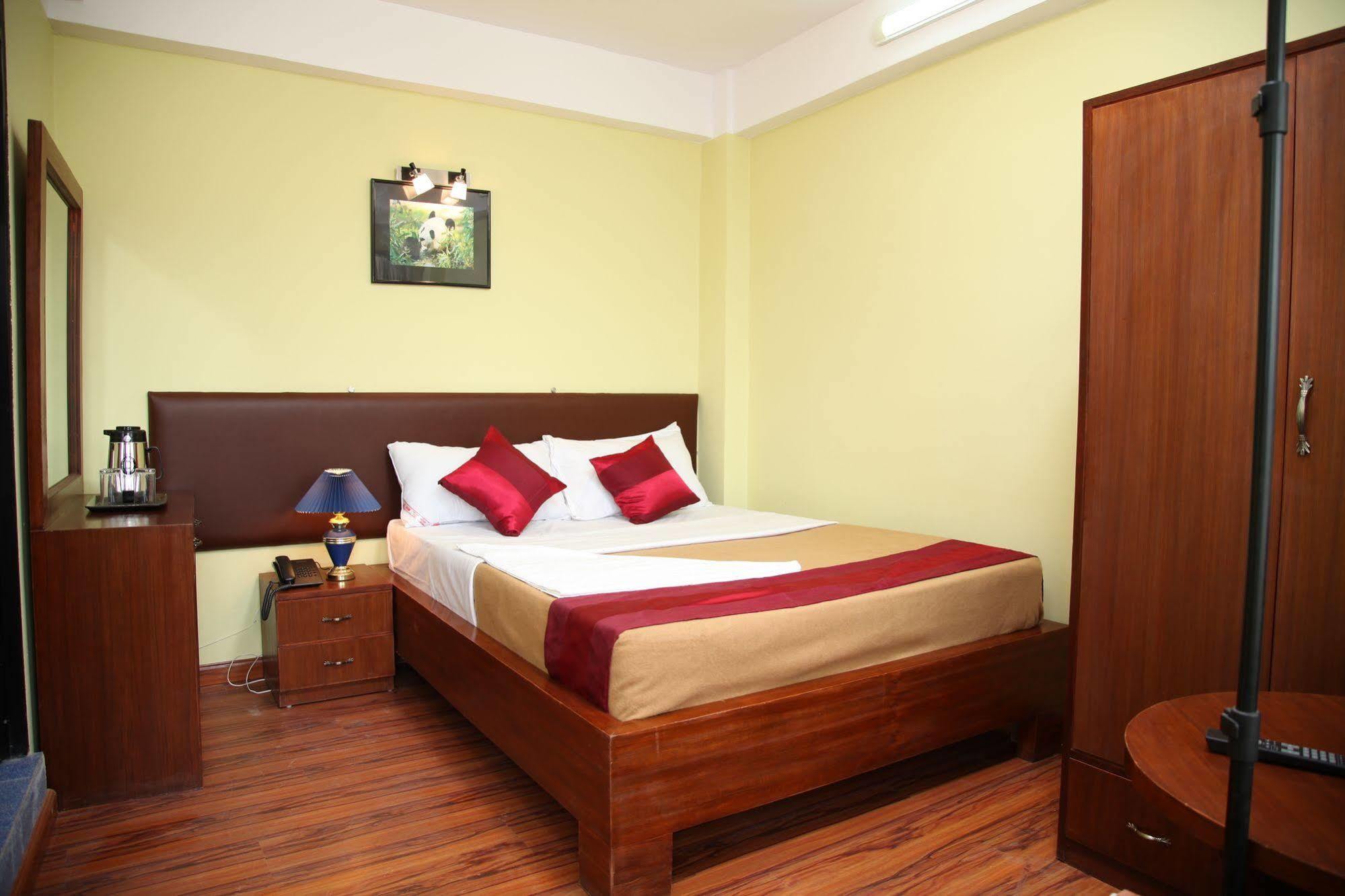 New Hotel Panda Kathmandu Buitenkant foto