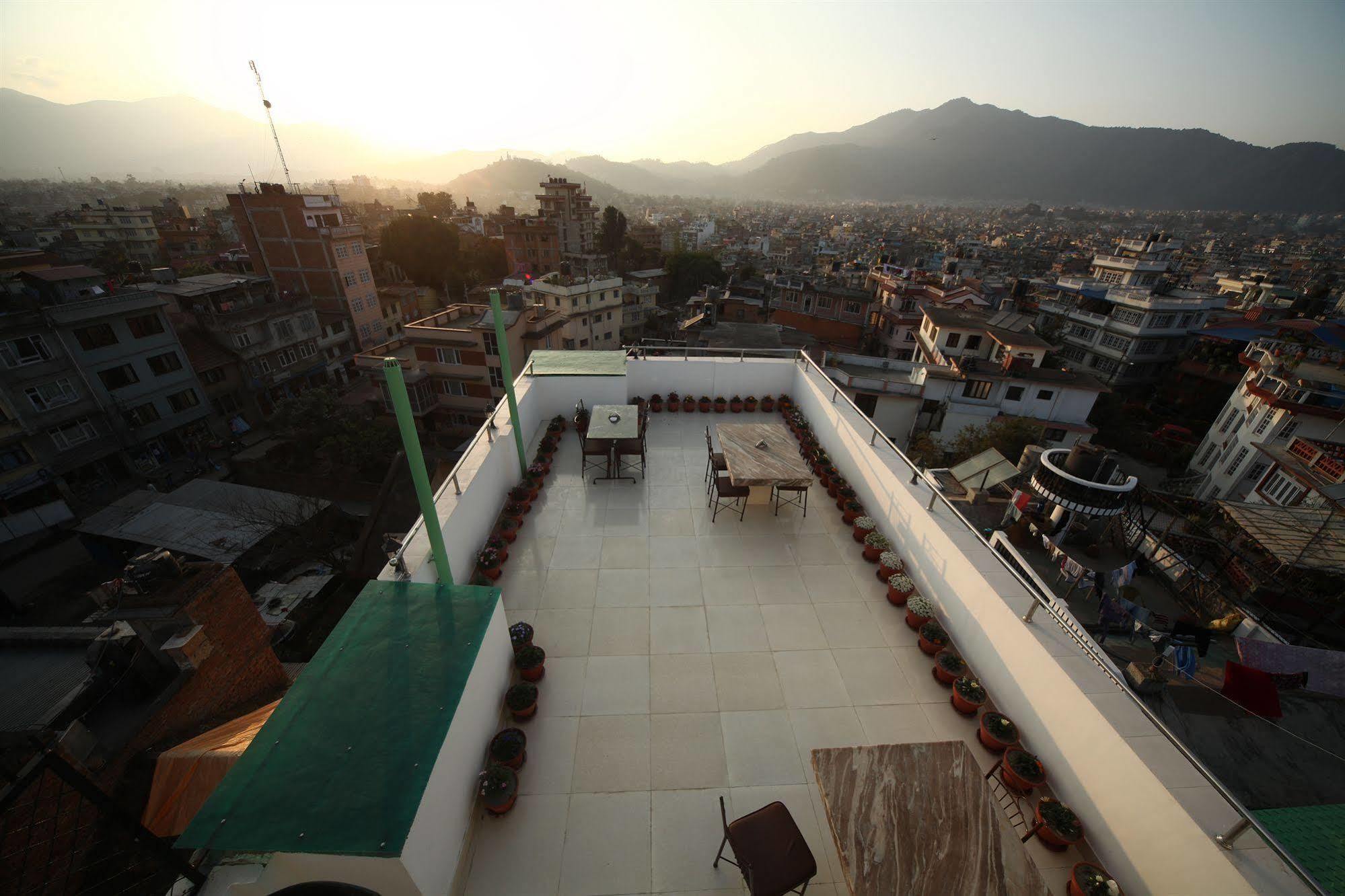 New Hotel Panda Kathmandu Buitenkant foto